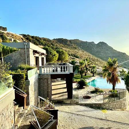 Gaia - Sea View With Private Pool 别墅 博德鲁姆